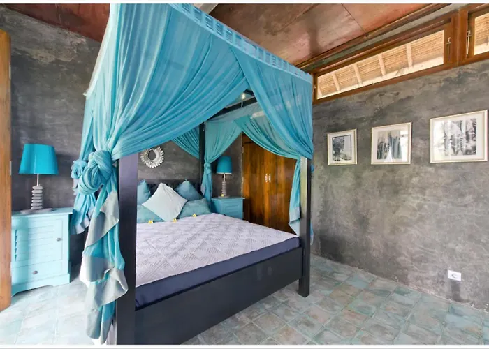 Firefly Eco Hotel 3*